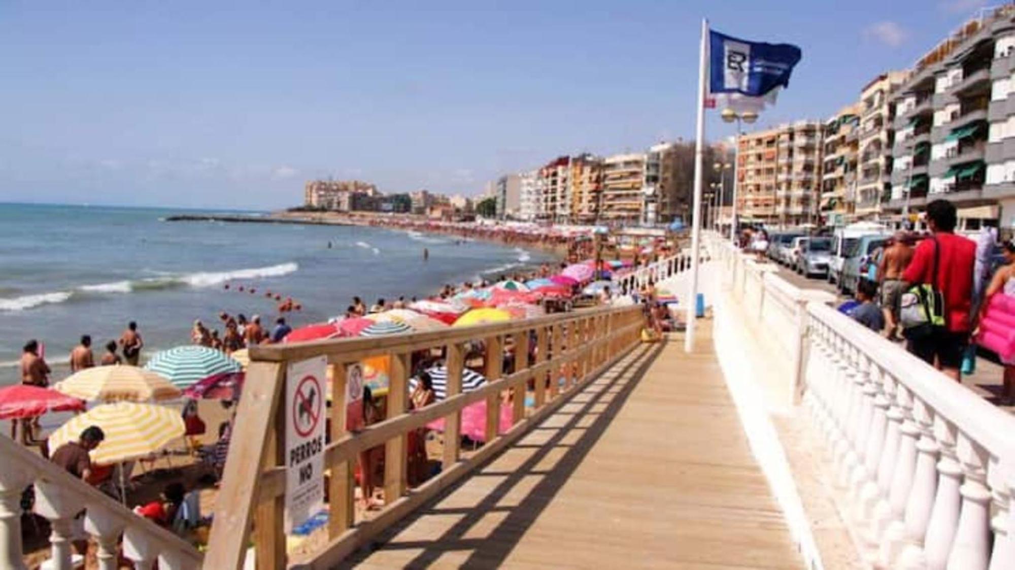 Pmt16 - Large City Apartment On The Beach Torrevieja Exterior photo
